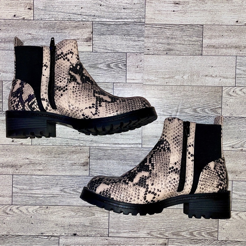 Snakeskin Universal Threads Boots - image 2